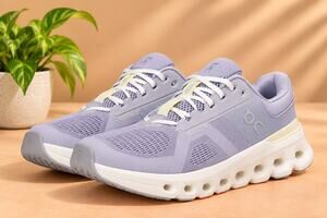 NWT On Women's Cloudrunner 2 Running Shoes Lilac Ivory Size 8 Medium